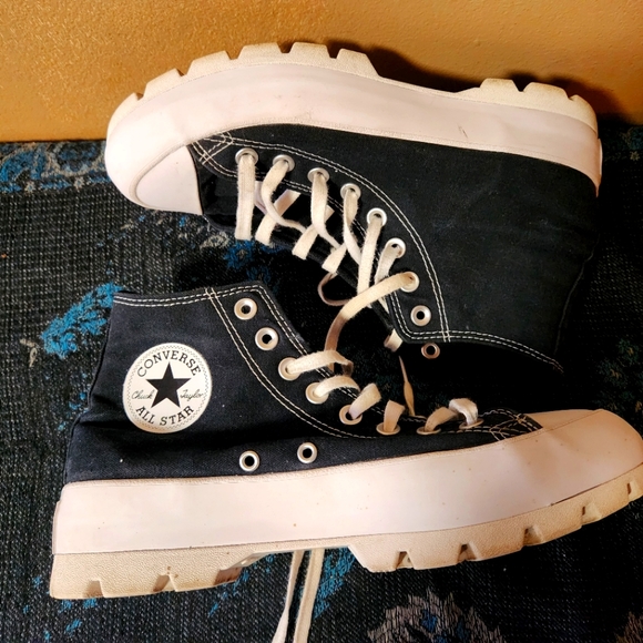Converse Shoes - Converse Women’s Size 9 Chuck Taylor All Star High Lugged 565901C Black/White